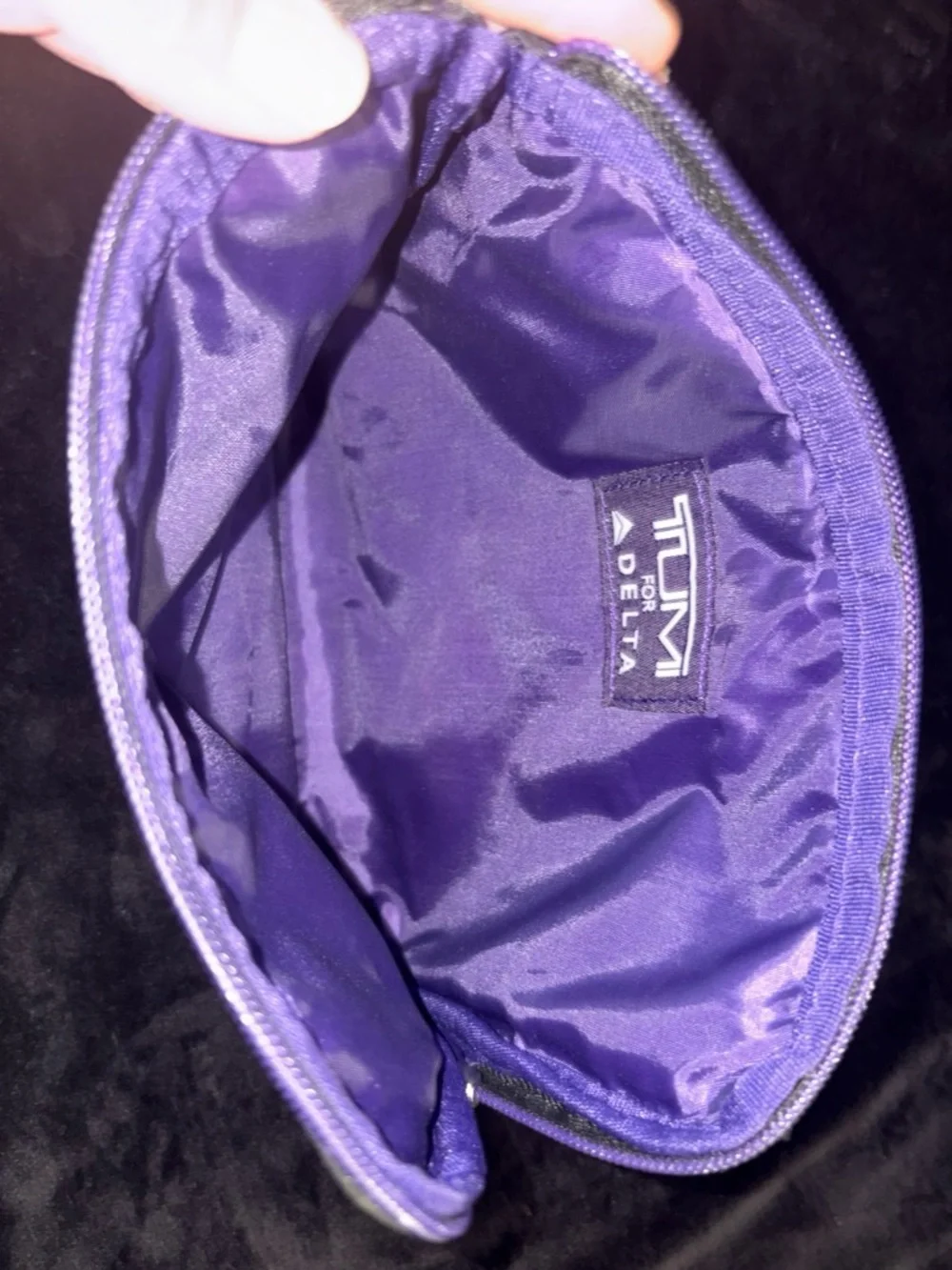TUMI for Delta Delta Air Lines First Class Amenity Kit Pouch / Toiletry Bag EUC
